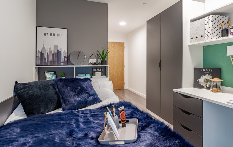 Skyline En Suite, Pavilion Court, 20 First Way, Wembley, London - Image 1